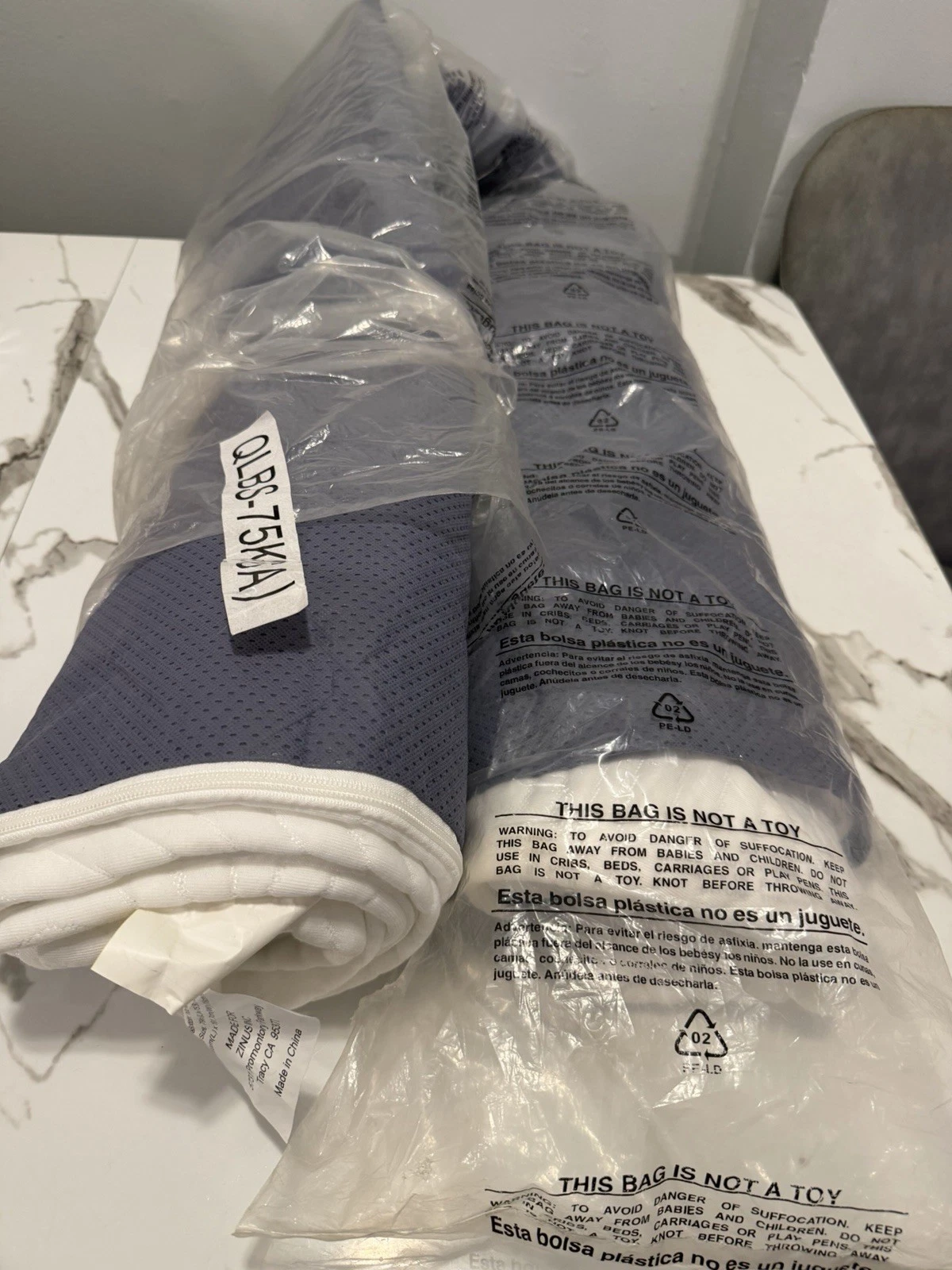 Zinus King Mattress Topper Gray/White Zip Closure OLB-QLBS-75K
