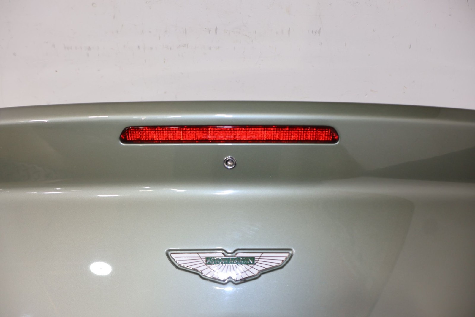 Aston Martin V8 Vantage 2009 Condenser compartment lids Set