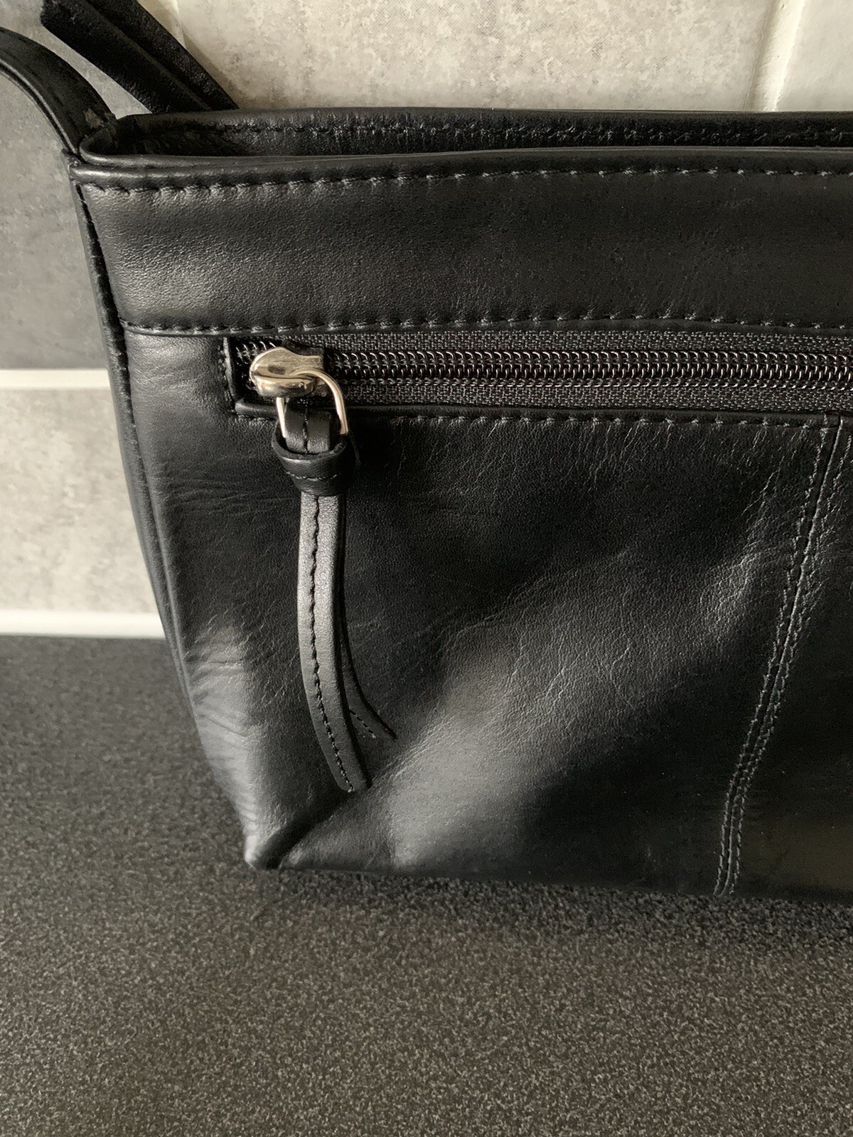 Jobis Crossbody Bag Messenger Handbag Leather Black Satchel Zip Up Medium Used eBay