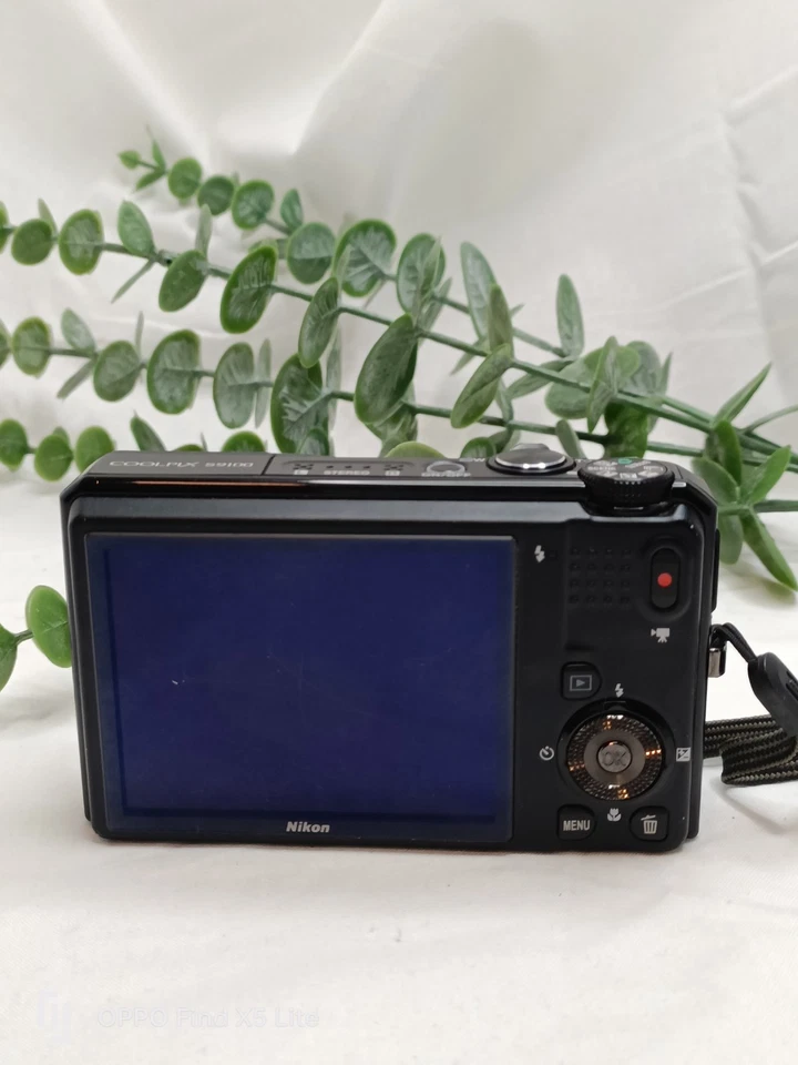 Nikon COOLPIX S9100, photo 2 of 5