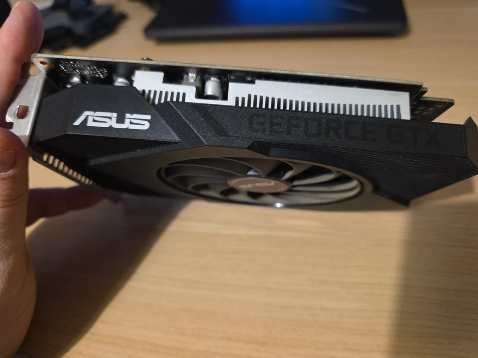 ASUS NVIDIA GeForce GTX 1650 Graphics Card PH-GTX1650-4GD6-P-PD 4GB GDDR6, Used - Image 2 of 4