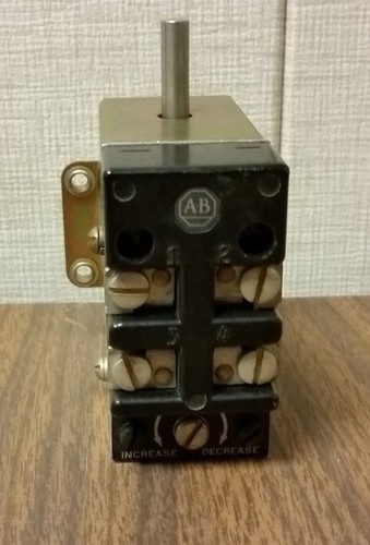 Allen-Bradley 1496 X-247035 10A Non-Inductive Pilot Duty Timer - Picture 2 of 3