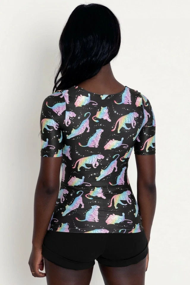 Camisa Top Scoop Manga Corta Tigre Arco Iris BlackMilk Talla Pequeña S NUEVA NUEVA CON ETIQUETAS Foto 3 de 4