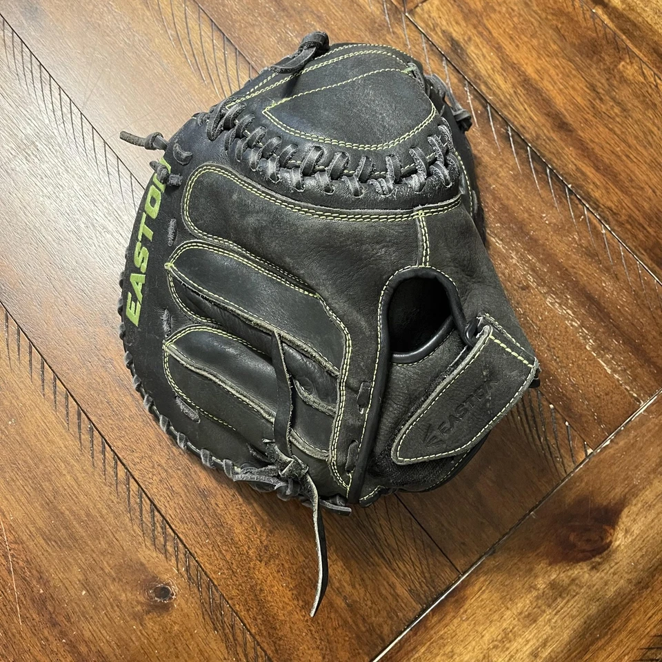 Guante de softbol lanzamiento rápido Easton SYMFP-2000 Catcher para mujer de cuero tiro derecho Foto 3 de 4