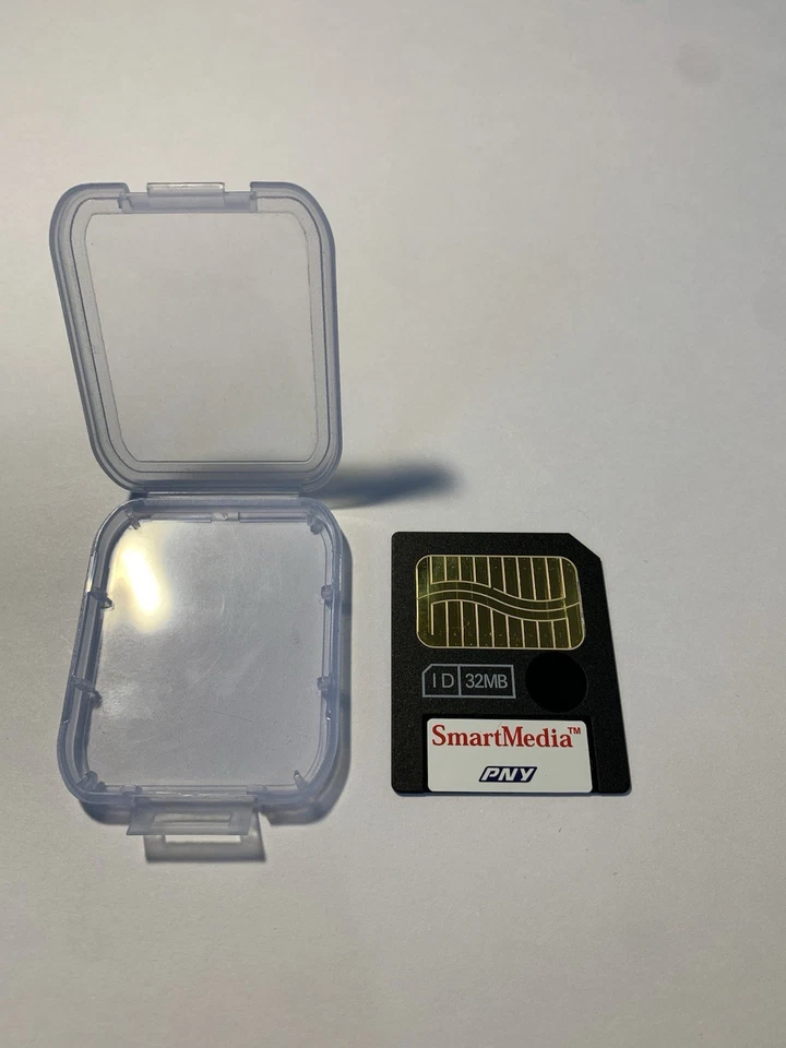 PNY Smart Media 32 MB Extended Data Storage Flash Memory Card, Black, UNTESTED - Image 3 of 4