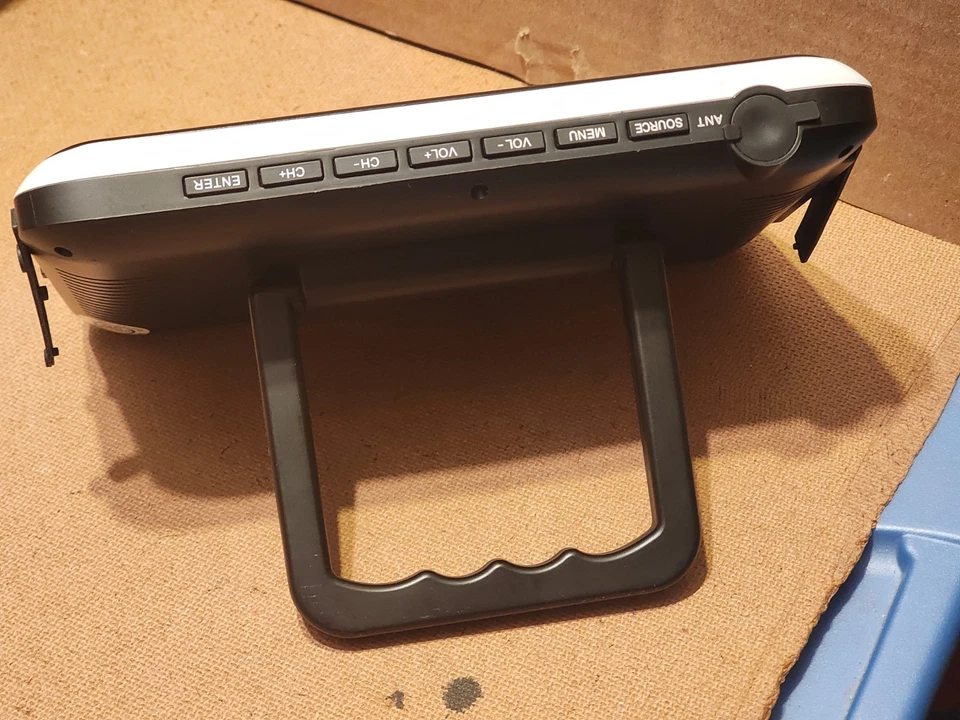 IVIEW-700PTV Portable Digital TV 7" Iview Monitor - Unit Only - No Accessories - Image 3 of 4