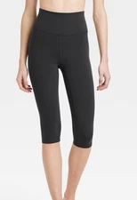 NWT Women All In Motion Everyday Soft Ultra High Rise Capri Leggings Black XL