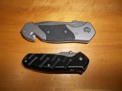 Pair Of Smith & Wesson Knives Black Ops, 1st Response