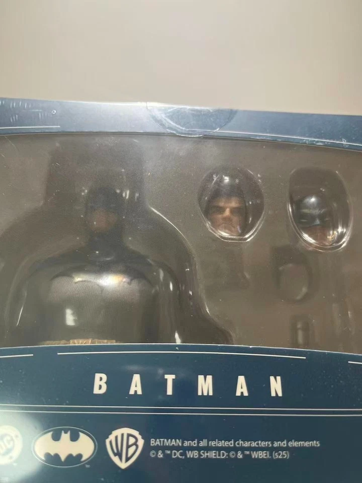 Pop Mart X Gong DC Batman Hush Action Figure Toy Gift Brand New In Stock - Image 3 of 4