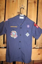 Boy Scouts of America BSA Youth Shirt Medium Blue Cub LOTS of patches