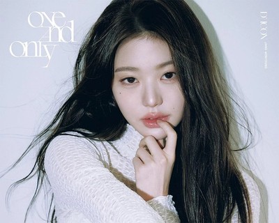 IVE リズ　DICON DICON VOLUME N°31 JANG WONYOUNG ONE AND ONLY/Magazine+8 Photo Card