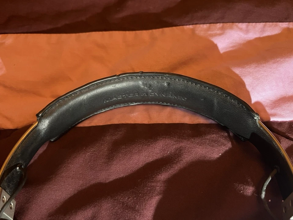 Master & Dynamic для Leica 0,95 накладные наушники с чехлом - Изображение 4 из 4