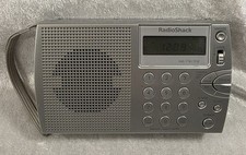 Vtg Radio Shack Travel Radio 20-125 AM/FM/SW Portable Receiver- Tested