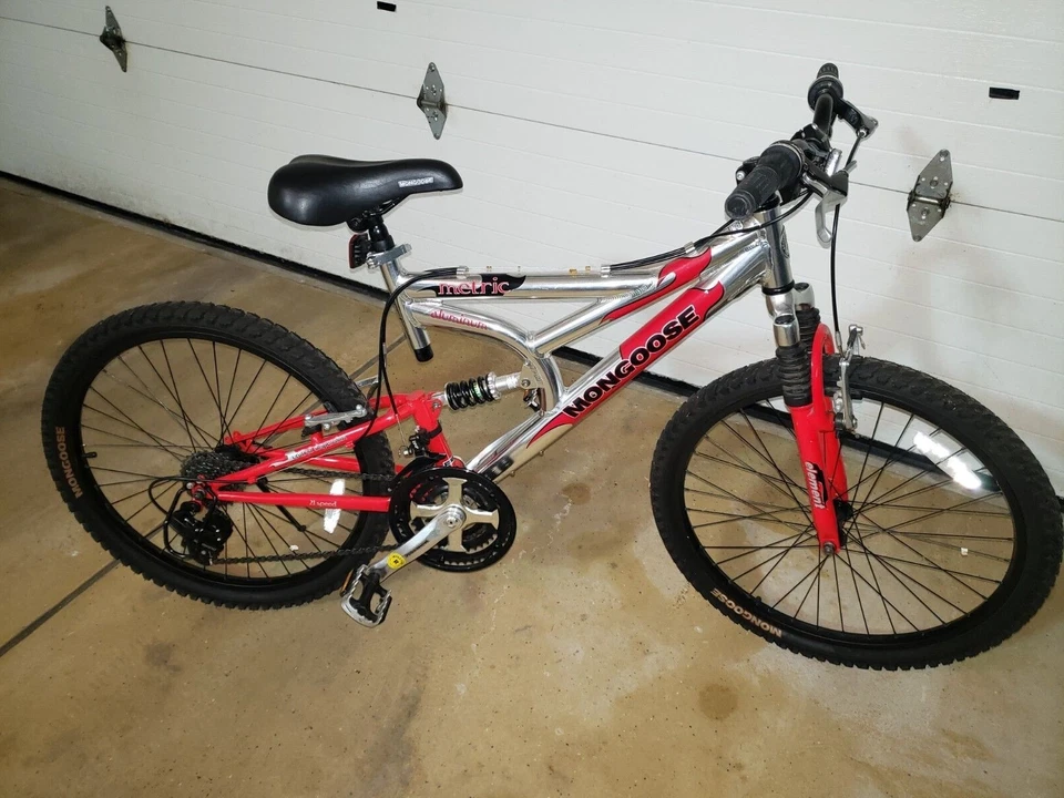 Bicicleta de Montaña Mongoose Metric Niños 21 Velocidades ¡Excelente Estado! Propietario original Foto 2 de 4