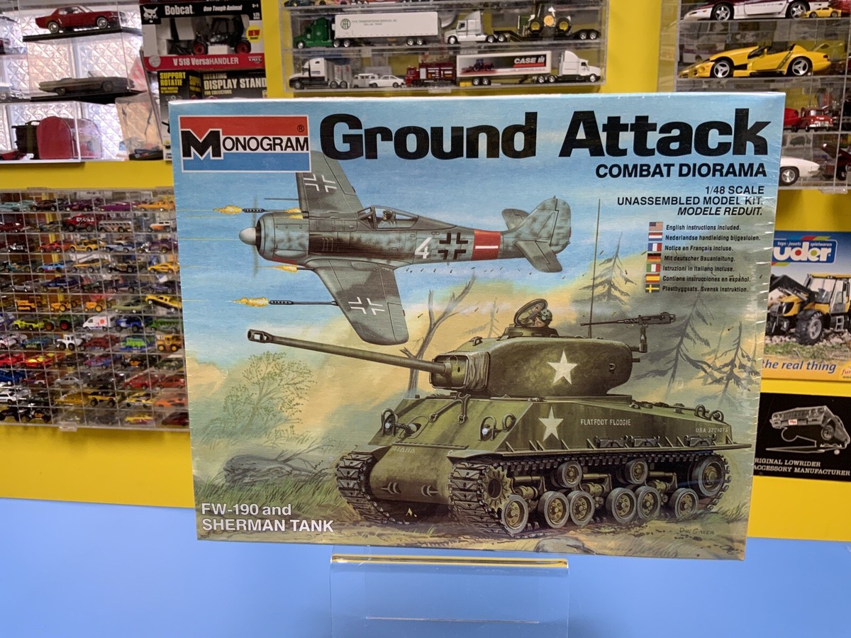 Monogram Ground Attack combat Diorama FW190 & Sherman Tank Factory