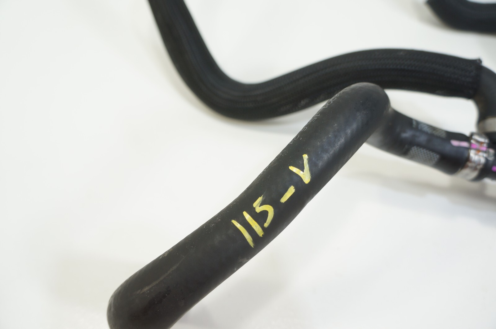 2014-2017 maserati ghibli  3.0 engine water pump hose pipe line 6622115624
