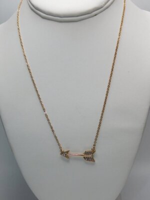 A827-VINTAGE NECKLACE~GOLD TONE~ARROW PENDANT/RHINESTONES~18.5''-19''