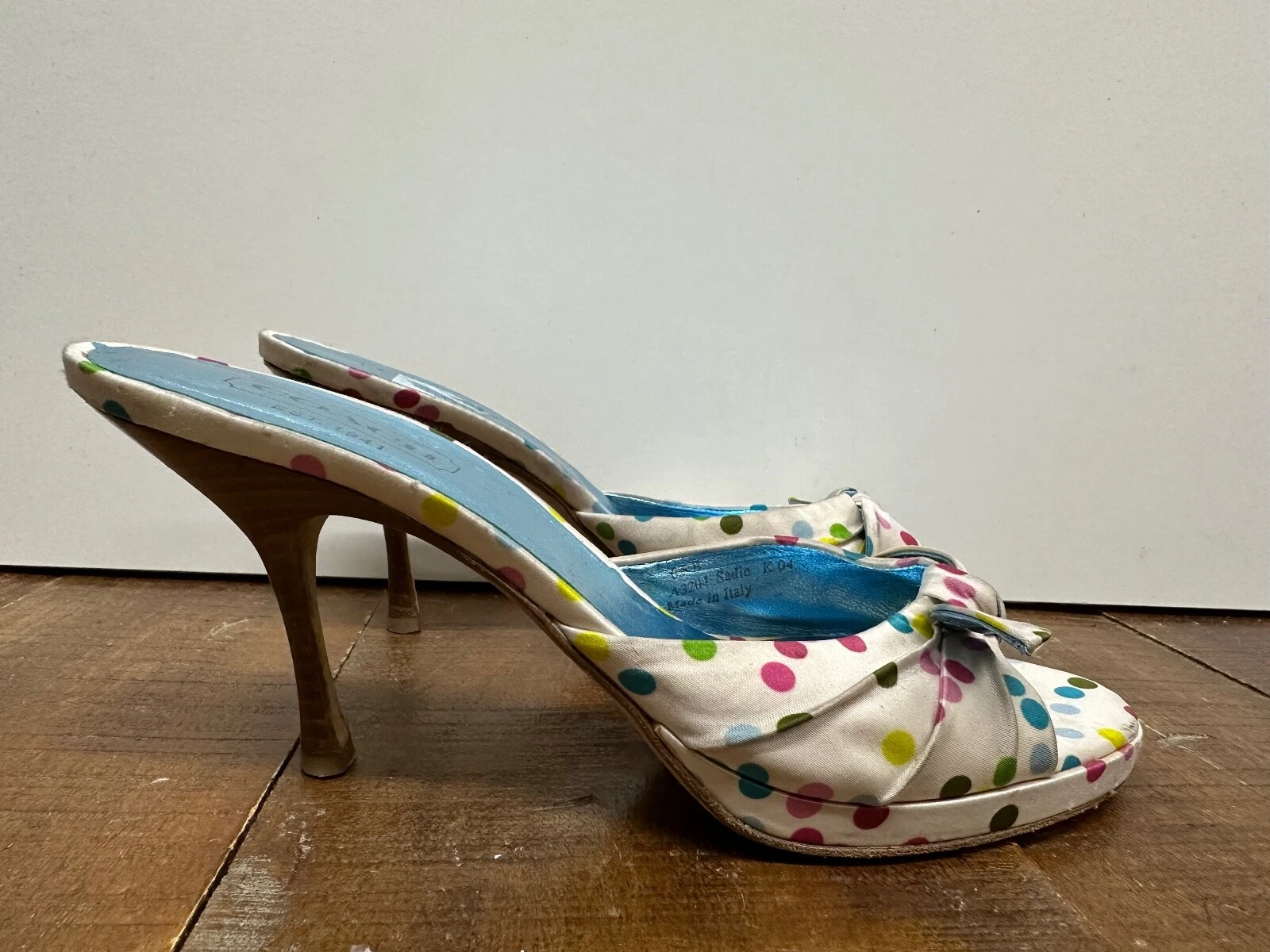 COACH donna taglia 6 5 B bianco raso multicolore pois tacco fiocco accenti