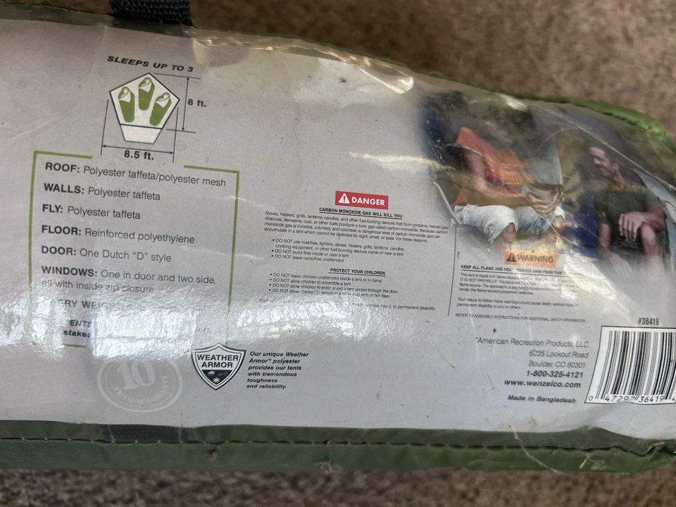 Tienda domo deportiva Wenzel Ridgeline para 3 personas, 7x7 pies, azul/blanco, 49 pies cuadrados Foto 3 de 3