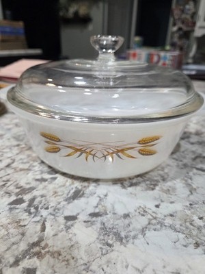 Fire King Anchor Hocking Wheat Round Covered Casserole Made in USA 1.5 qt w/Lid