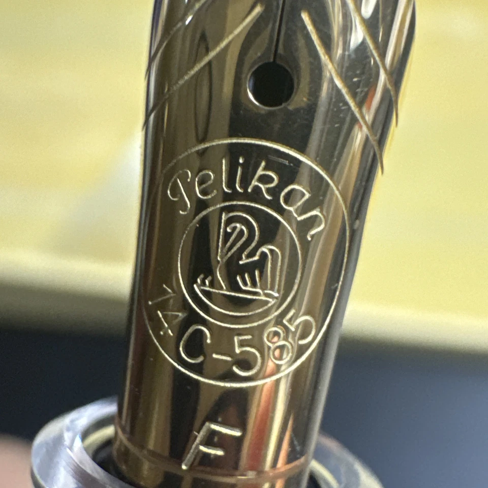 Pluma Estilográfica Pelikan Souveran Oro 14k Azul Demostrador Oro 14C-585 F Nuevo en Caja Leer Foto 4 de 4