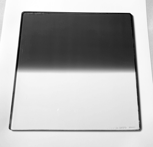 TIFFEN 6.6x6.6 ND6 Hard Edge Grad Filter w/Pouch - Picture 1 of 5