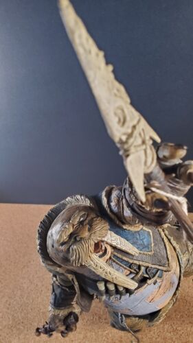 World of Warcraft - Tavru Akua - 2009 Blizzard DC Direct / Walrus Action Figure - Picture 3 of 18