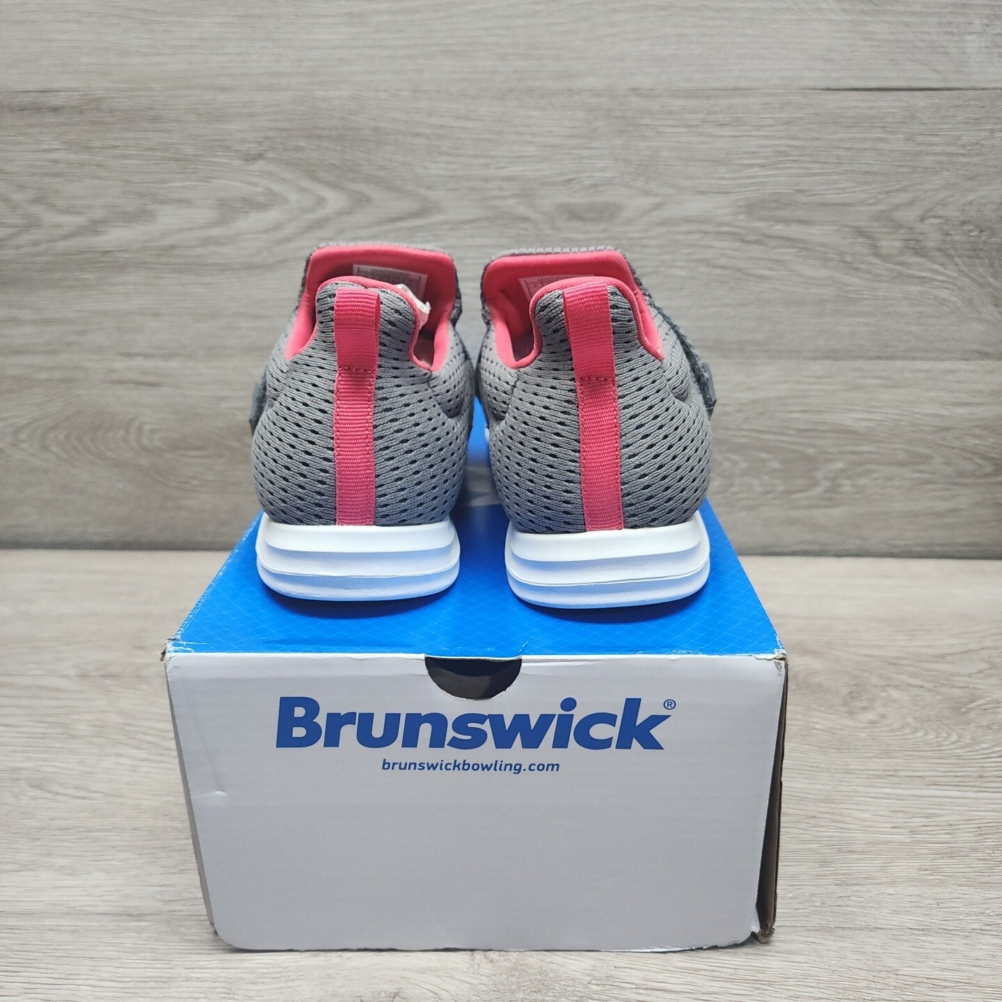 Women’s Brunswick Versa Slingshot Slip On Bowling Shoes Grey/Pink Size