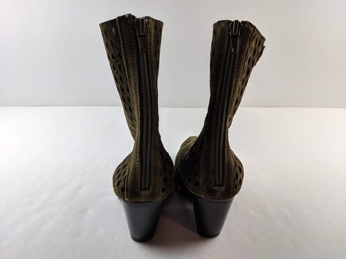 NEU Jeffrey Campbell 6,5 olivgrün Wildleder perforiert Stiefelette Absatz Nieten - Bild 12 von 15