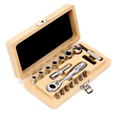 Felo Classic - 18 Piece Metric Ratchet / Socket & Bit Set  W/ Wood Case 