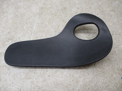 15705639 00 to 06 Yukon Front Left Interior Door Handle Trim Cover 