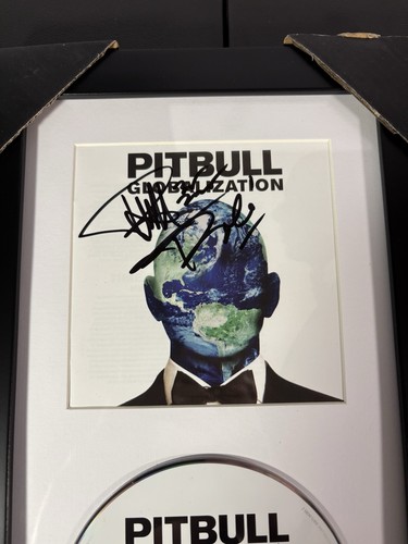 PITBULL MR. 305 FIRMATO INCORNICIATO CD GLOBALIZZAZIONE AUTOGRAFO MUSICA RARO BECKETT HOT - Foto 3 di 16