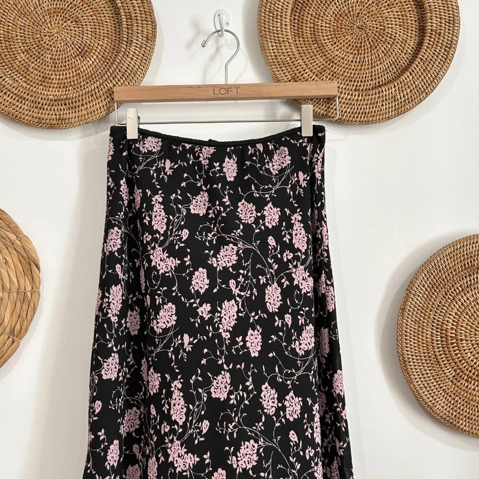 Falda midi grande vintage Y2K años 2000 sin palabras negra floral dobladillo asimétrico Foto 4 de 4