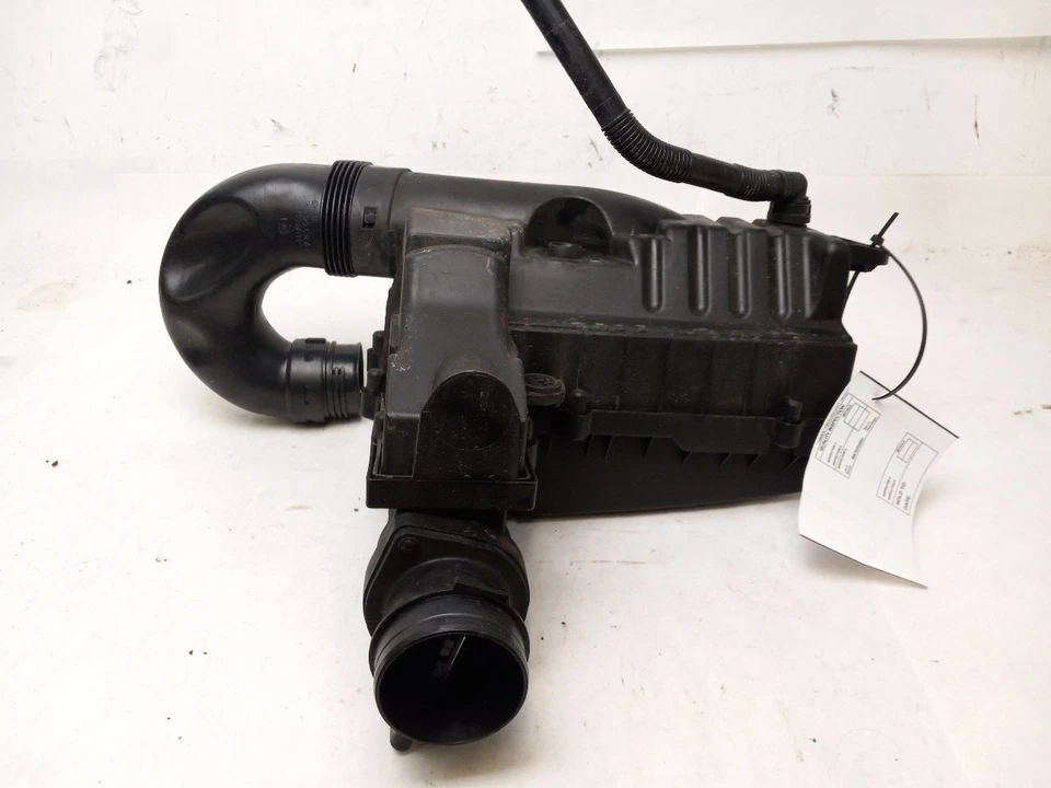 AIR INTAKE CLEANER fits VOLKSWAGEN CC 2009 - 2018 OEM - Image 4 of 4