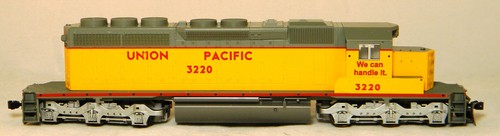 HO Scale Kato 37-2712 SD40-2 Unin Pacific #3220 - Picture 4 of 4