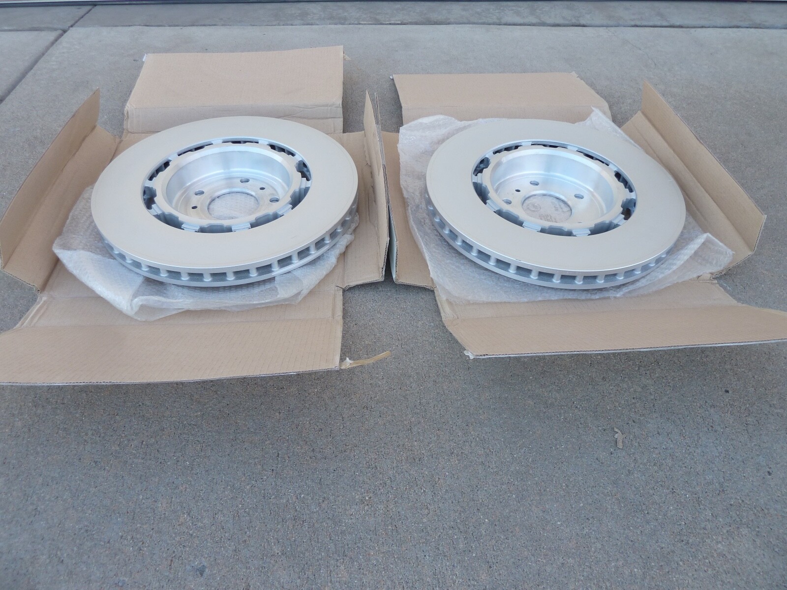 NEW ASTON MARTIN RAPIDE FRONT ROTORS BRAKE STEEL DISC
