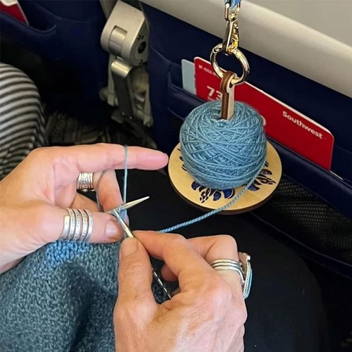 Wood Wrist Yarn Holder Portable Weaving Thread Holder Rotating Knitting Tools - Imagen 3 de 17