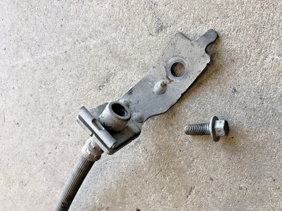 07 08 09 10 11 12 13 14 Expedition Manguera de freno lateral del pasajero trasero derecho OEM Foto 2 de 3