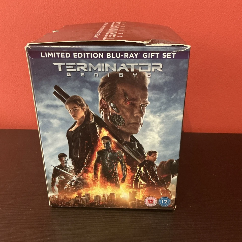 Terminator Genisys Blu Ray Limited Edition Gift Set w/ Endo Skull must see rare! - Image 3 of 4