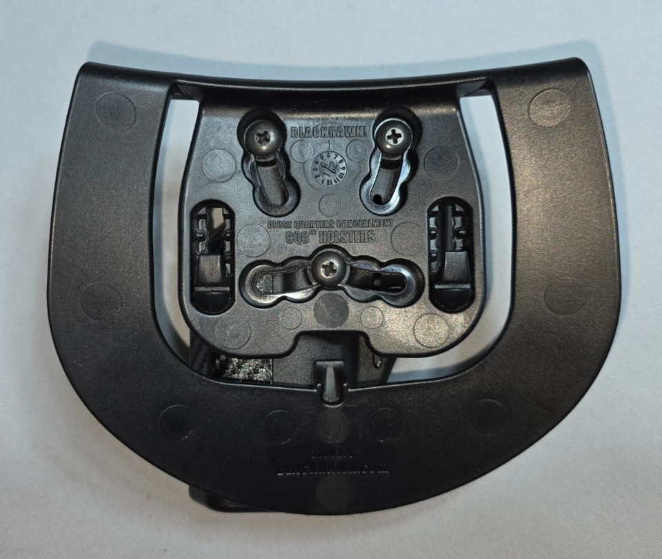 BLACKHAWK Serpa Holster for Glock 17/22/31 Carbon fiber finish Belt & Paddle - Image 3 of 4