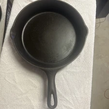 Vintage Cast Iron #8 Unmarked Skillet Vollrath No Heat Ring