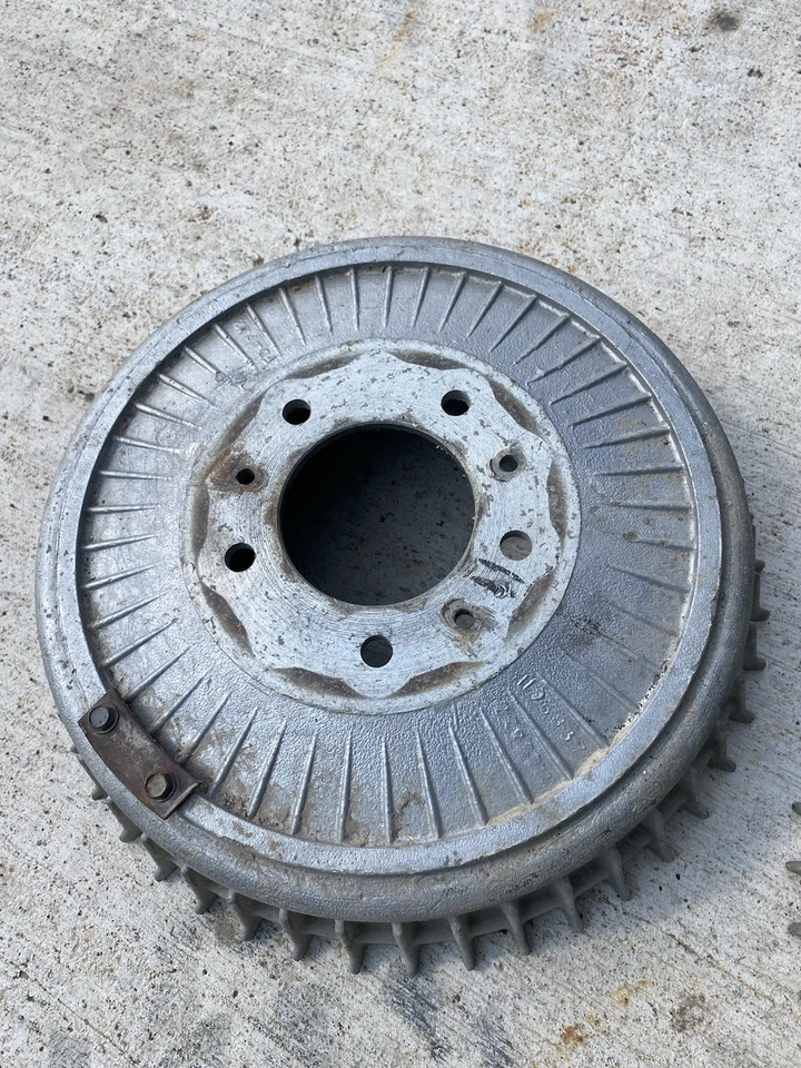 Aleta de tambor de freno de aluminio Buick con aletas Hot Rod Rat Rod personalizada Ford Dodge Chevrolet Foto 3 de 4