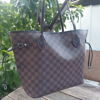 Louis Vuitton Neverfull MM in Damier Ebene canvas