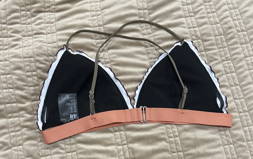 Top de Bikini Triángulo H&M Talla 14 Estampado Floral Negro y Melocotón, Almohadillas Extraíbles Foto 4 de 4