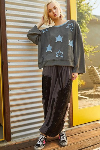 POL Denim Star Patch Exposed Seam Oversized Round Neck Sweatshirt in Gray & Blue - Bild 9 von 13