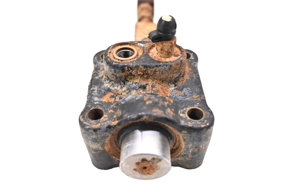 Bloque de cilindros de freno delantero izquierdo 15 Kubota RTV1140CPX Foto 4 de 4