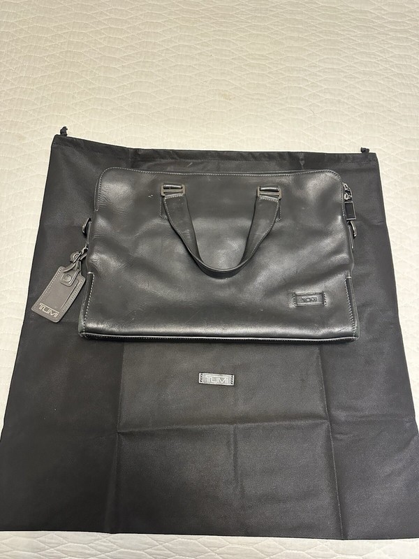 Tumi Seneca Slim Briefcase + unused strap - Black