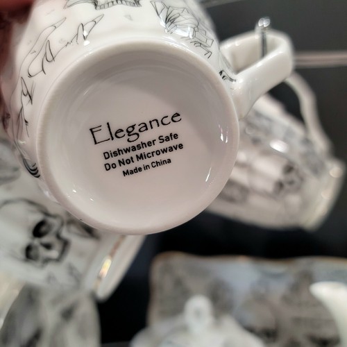 Elegance 24 piezas Juego de té de calavera gitana blanco y negro con soporte de exhibición negro ¡Nuevo! - Imagen 18 de 24