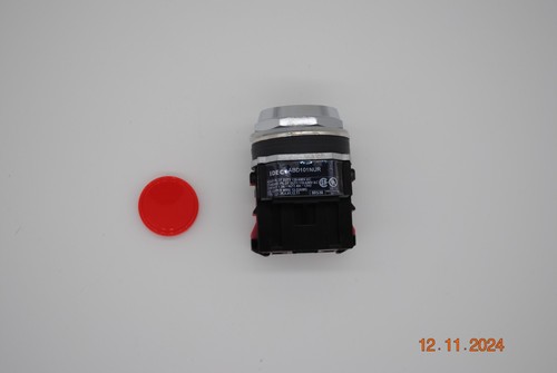 IDEC ABD101NUR 30mm Momentary Flush Push Button - Picture 3 of 3