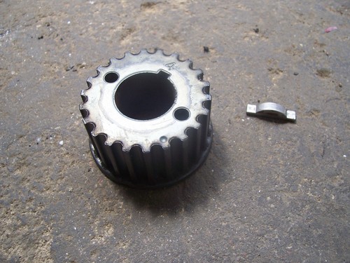 Daihatsu Cuore L251 (03-07) : Kurbelwellen-Zahnriemenrad mit Sperrkeil